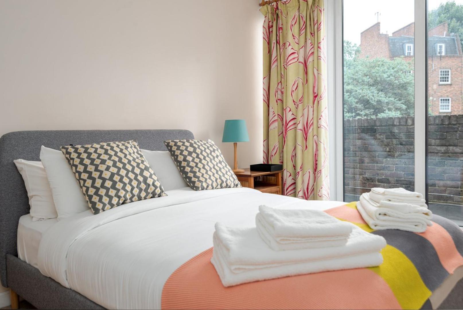 דירות לונדון Guestready - Lovely Ground Floor Duplex With Patio In Southbank מראה חיצוני תמונה